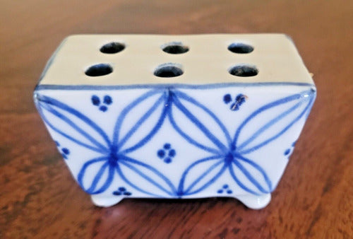 Pretty blue and white flower brick
